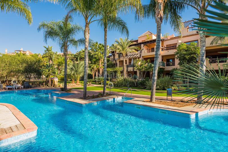 3 bedrooms Penthouse in Estepona, Spain No. 35374