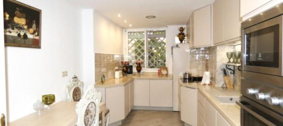 3 bedrooms Penthouse in Estepona, Spain No. 35374 12