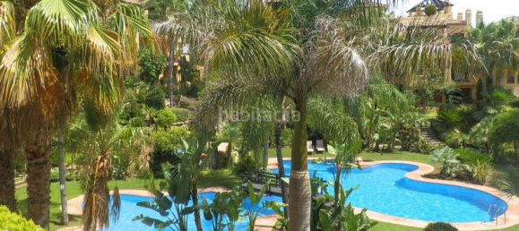 3 bedrooms Penthouse in Estepona, Spain No. 35374 3