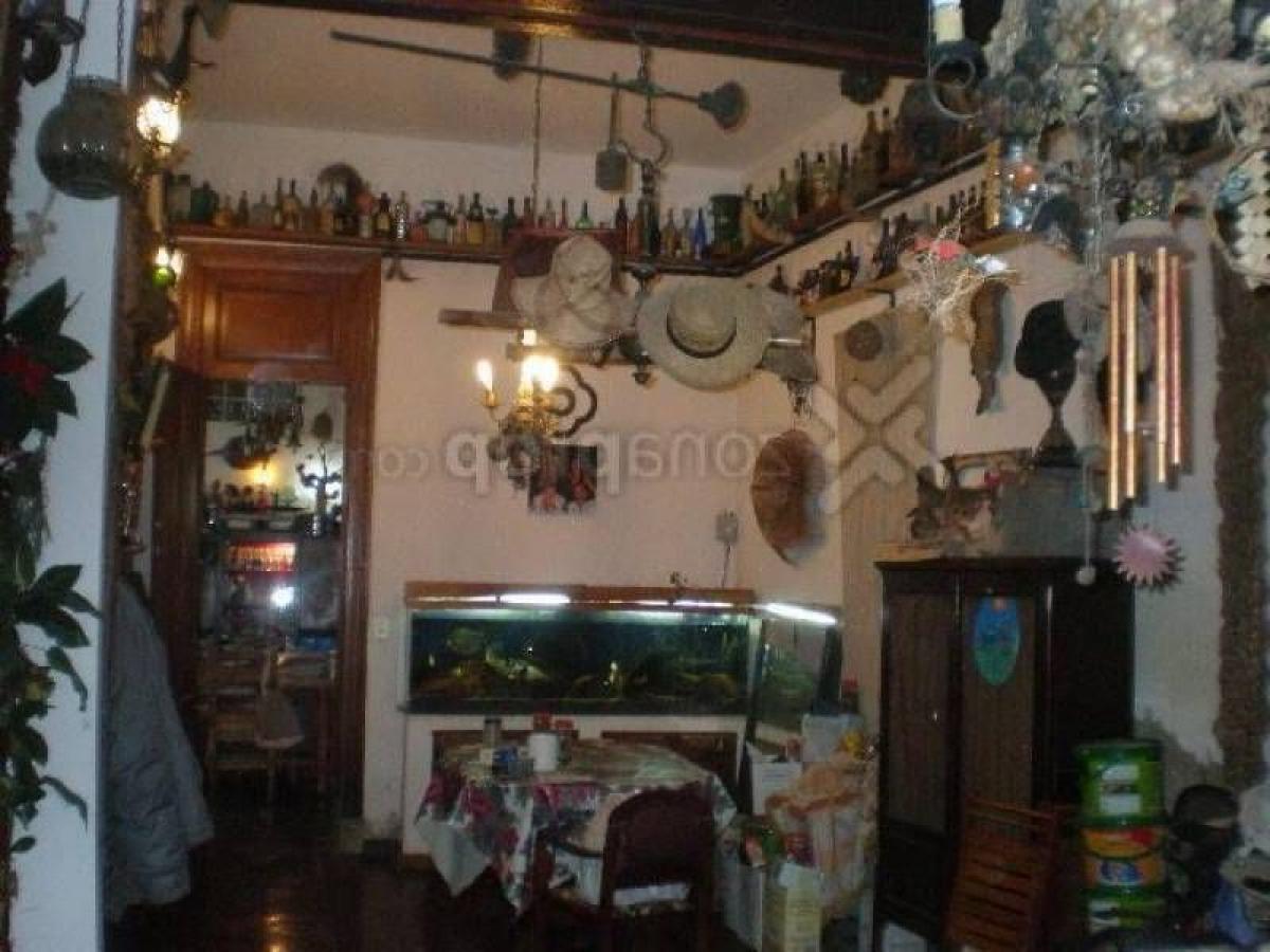 Casa de 5 dormitorios en Buenos Aires, Argentina No. 75996