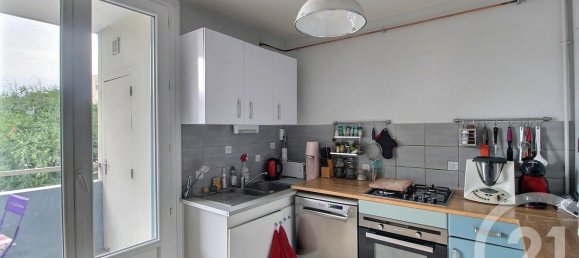 Apartamento de 3 dormitorios en Montluel, France No. 301316 3