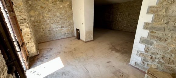 5 rooms House in Todi, Italy No. 258423 8