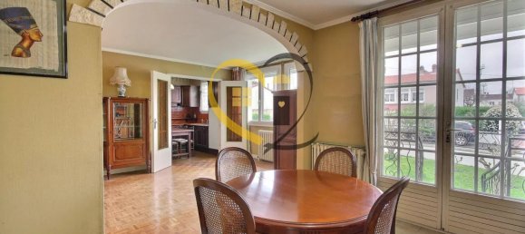 3 chambres Maison à Saint-Germain-du-Puy, France No. 76910 11