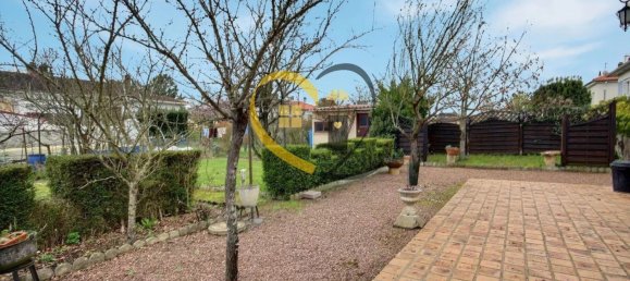 3 chambres Maison à Saint-Germain-du-Puy, France No. 76910 12