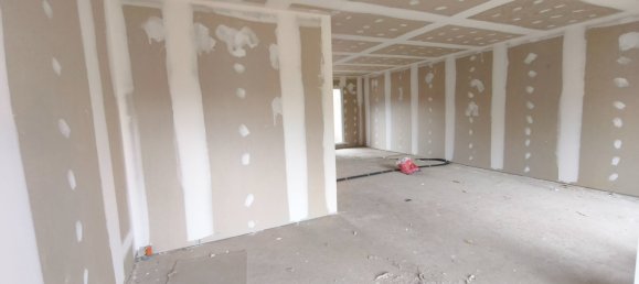 4 bedrooms House in Grignon, France No. 206470 14