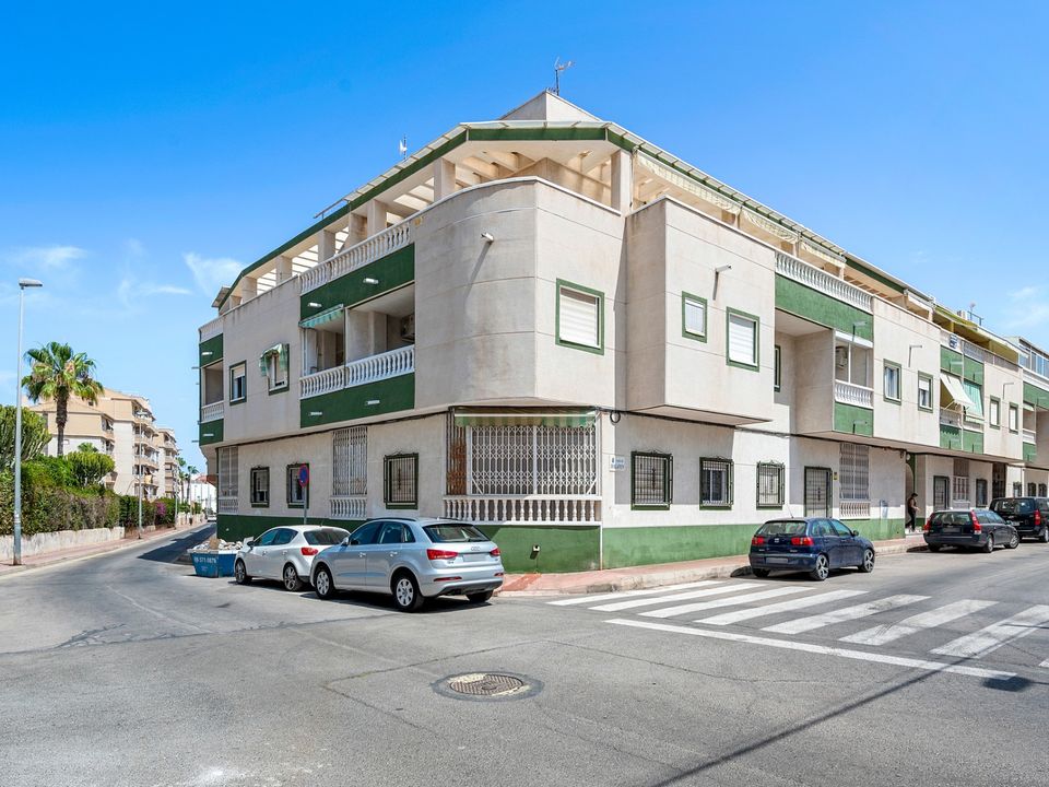 3 bedrooms Apartment in Torrevieja, Spain No. 181829