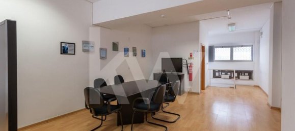 Gewerbliche Immobilie in Amadora, Portugal 187m², Nr. 87670 4