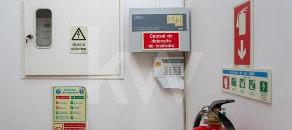 Gewerbliche Immobilie in Amadora, Portugal 187m², Nr. 87670 18