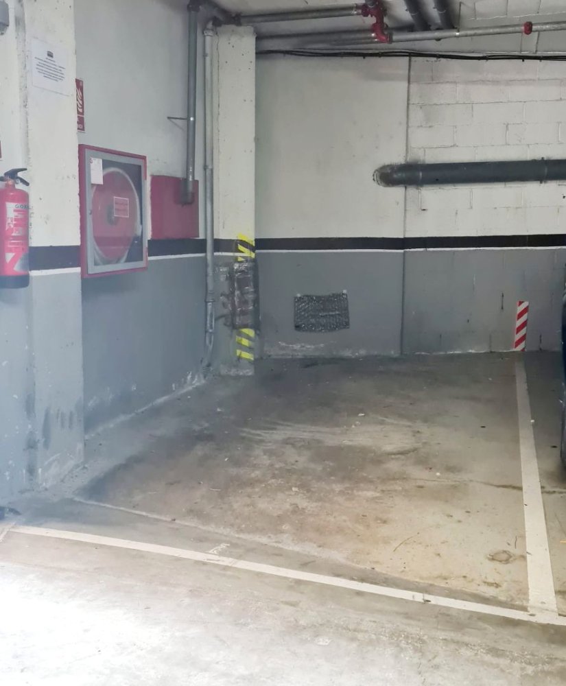  Garage in Tarragona, Spain No. 241800