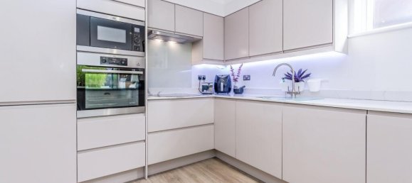 2 غرف نوم طابقين في Whyteleafe, United Kingdom رقم 8039 3