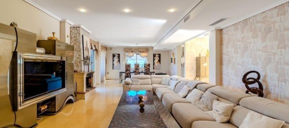 5 bedrooms Villa in Torrevieja, Spain No. 189210 4