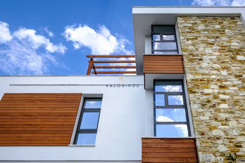 5 bedrooms Commercial property in Larnaca, Cyprus No. 18553