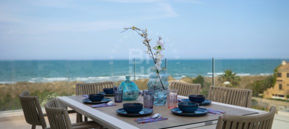 3 bedrooms Villa in Valencia, Spain No. 160143 2