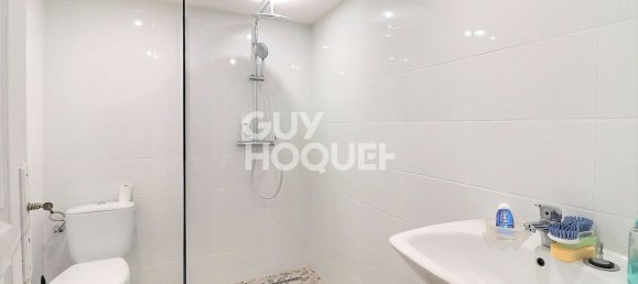 4 chambres Maison à Drancy, France No. 184352 7