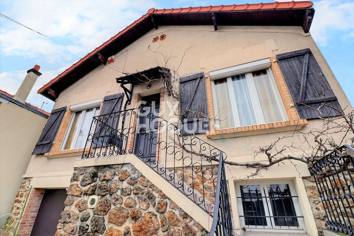 4 chambres Maison à Drancy, France No. 184352