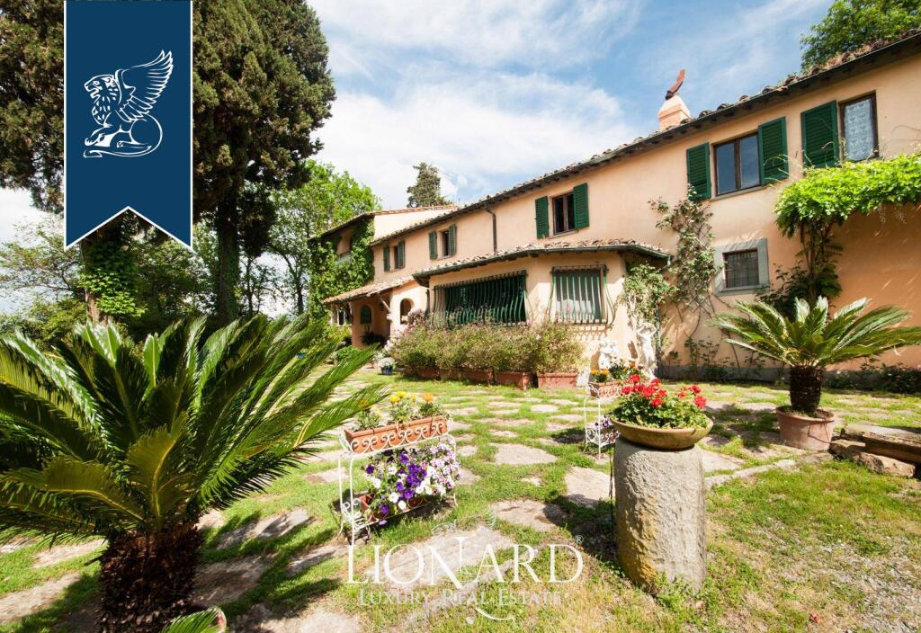 Villa T6 em Lucca, Italy N.º 386260