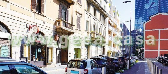 Apartamento de 1 dormitorio en Milan, Italy No. 354237 2