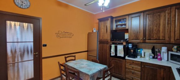 4 bedrooms Apartment in Vercelli, Italy No. 323365 7