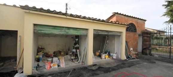 3 bedrooms Apartment in Capannori, Italy No. 42723 6