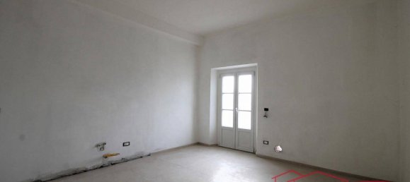 3 bedrooms Apartment in Capannori, Italy No. 42723 10