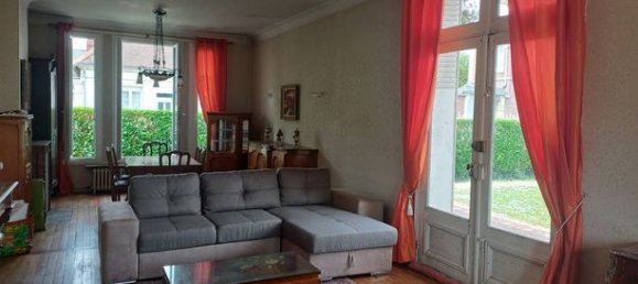 3 bedrooms House in Noyon, France No. 303818 2