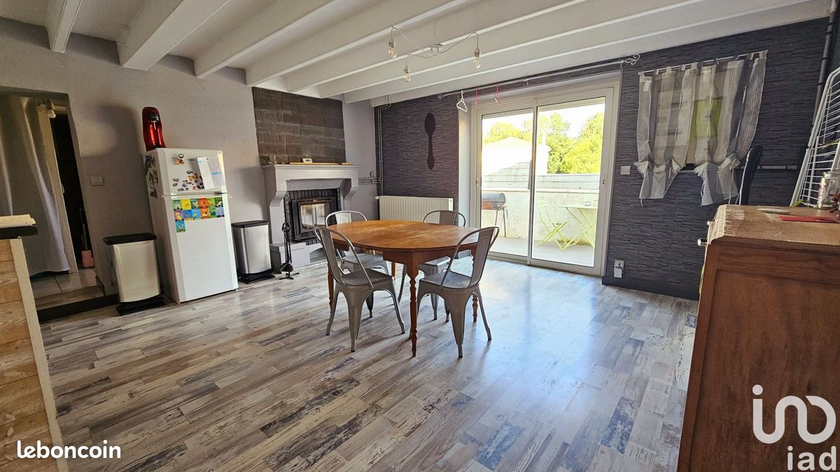 Casa de 2 dormitorios en Chantonnay, France No. 110185