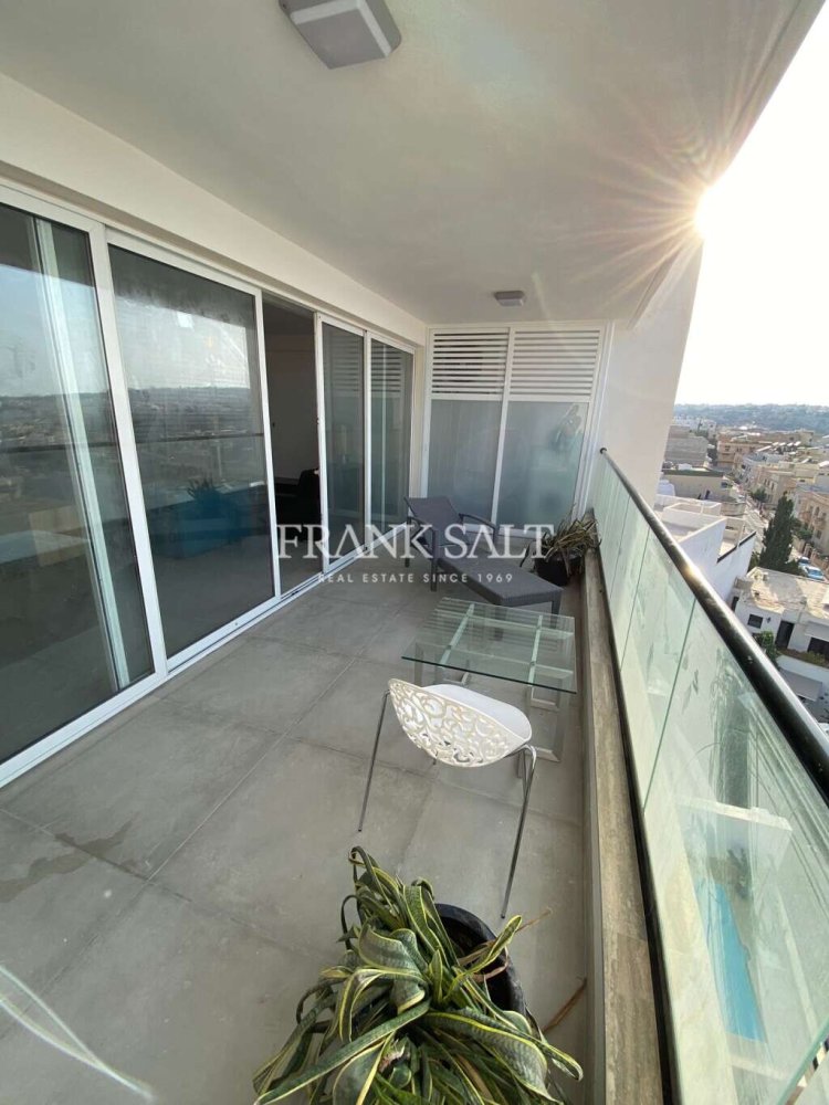 Квартира с 2 спальнями в Сент-Джулианс, Мальта № 10096