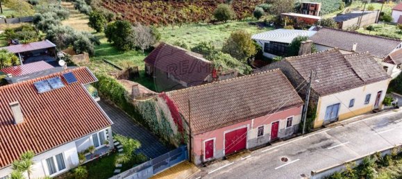 3 bedrooms House in Ourenta, Portugal No. 33924 8