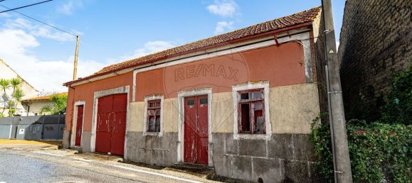 3 bedrooms House in Ourenta, Portugal No. 33924 2