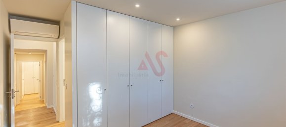 3 bedrooms Apartment in Porto, Portugal No. 106193 3