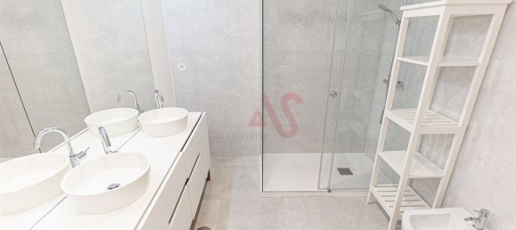 3 bedrooms Apartment in Porto, Portugal No. 106193 15