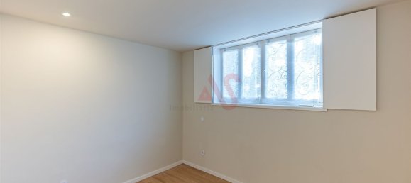 3 bedrooms Apartment in Porto, Portugal No. 106193 4