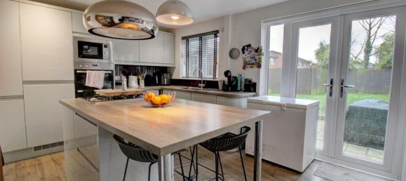 4 غرف نوم منزل في Crawley, United Kingdom رقم 10586 2