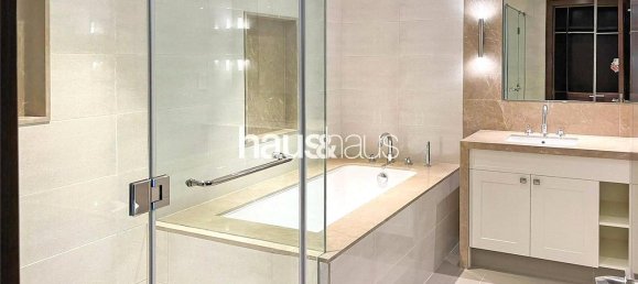 Apartamento de 3 dormitorios en Downtown Dubai (Downtown Burj Dubai), UAE No. 100215 7