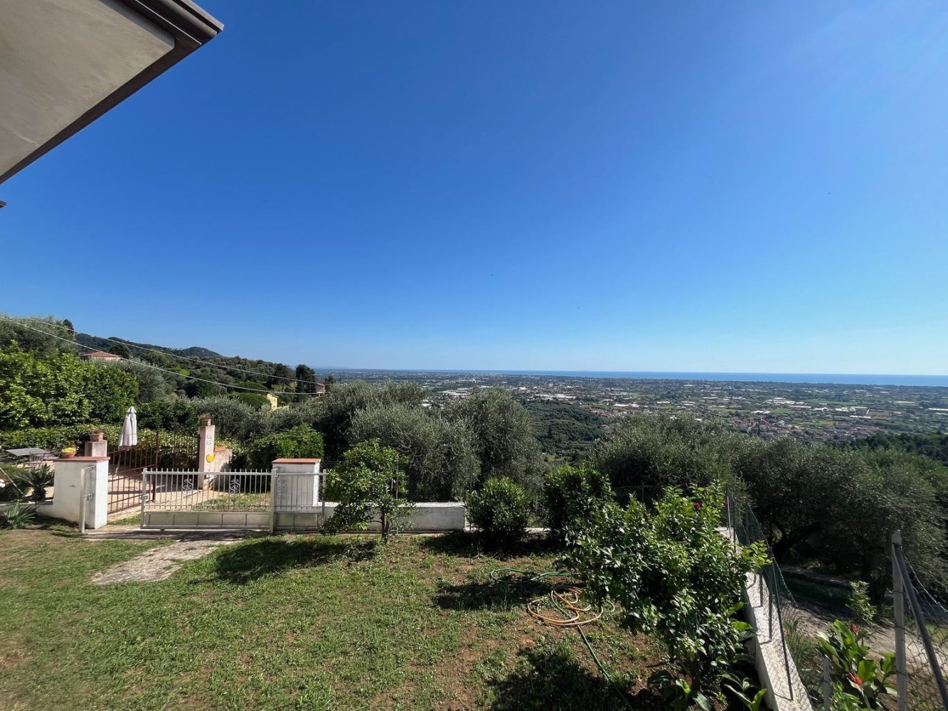 8 rooms House in Camaiore, Italy No. 261589