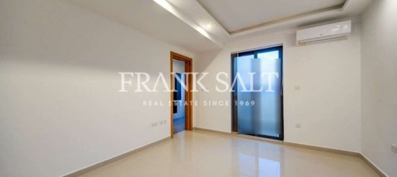 Пентхаус с 2 спальнями в Бирзеббуджа, Мальта № 1763 11