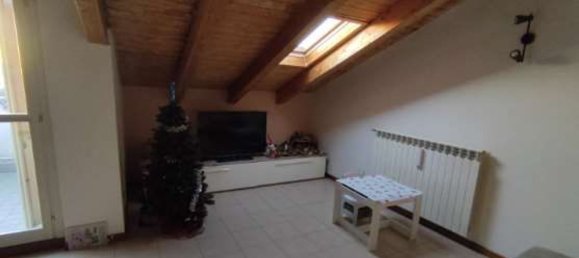 3 rooms Apartment in Giussano, Italy No. 2702 9