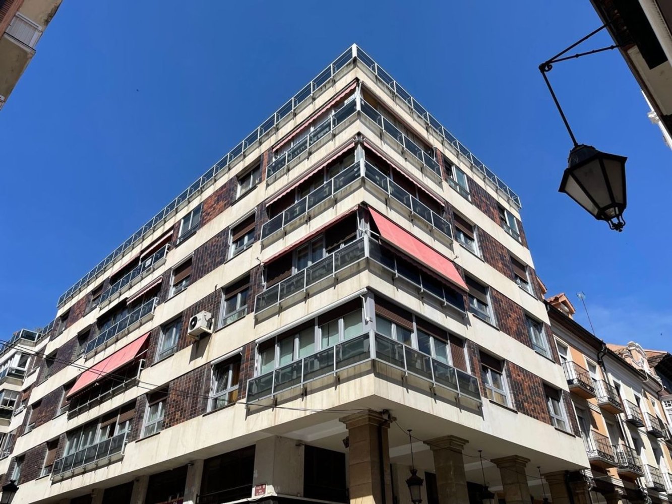Apartamento de 4 dormitorios en Palencia, Spain No. 28633