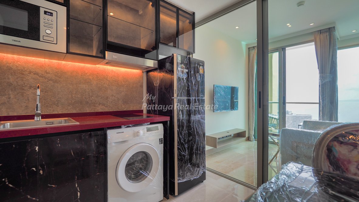Studio in the Condo in Pattaya, Thailand No. 10602