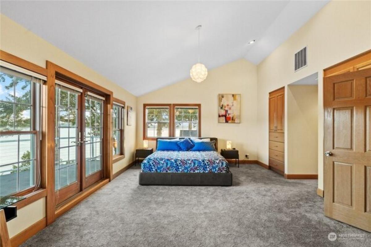 4 bedrooms House in Vaughn, USA No. 387477