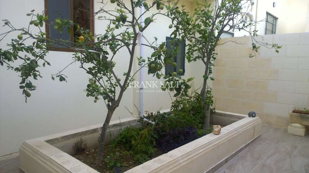 3 bedrooms House in Victoria, Malta No. 5604
