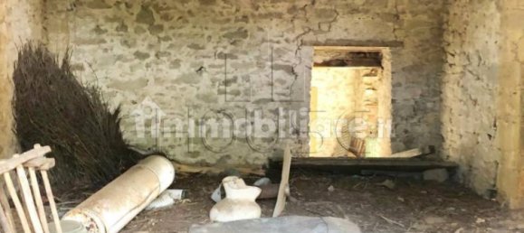 2 Schlafzimmer Wohnung in Caprese Michelangelo, Italy, Nr. 151916 12