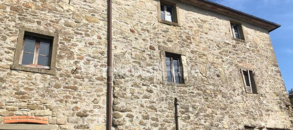 2 Schlafzimmer Wohnung in Caprese Michelangelo, Italy, Nr. 151916 7