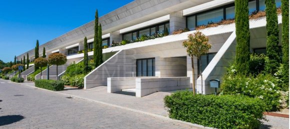 4 bedrooms House in Pozuelo de Alarcon, Spain No. 24146 3