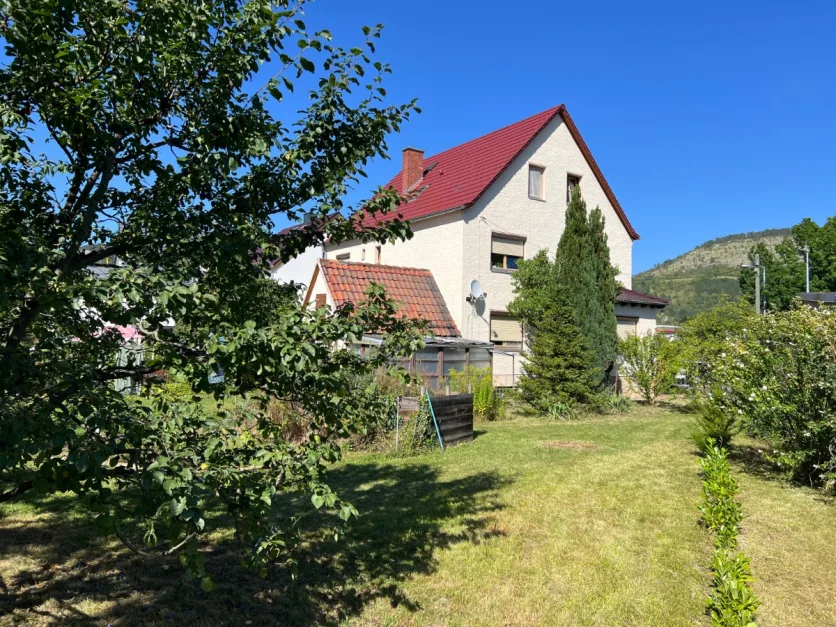 Adosado de 8 habitaciónes en Jena, Germany No. 356455