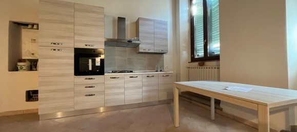 2 rooms Apartment in Pescia, Italy No. 255036 2