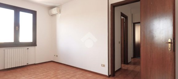3 Schlafzimmer Villa in Lonato del Garda, Italy, Nr. 353061 22