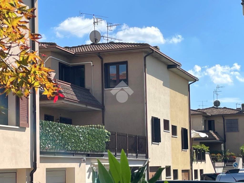 3 Schlafzimmer Villa in Lonato del Garda, Italy, Nr. 353061
