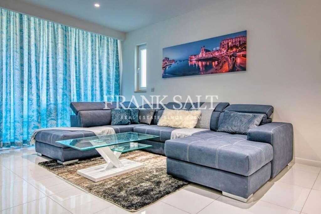 Ático de 3 dormitorios en Saint Julian's, Malta No. 5083