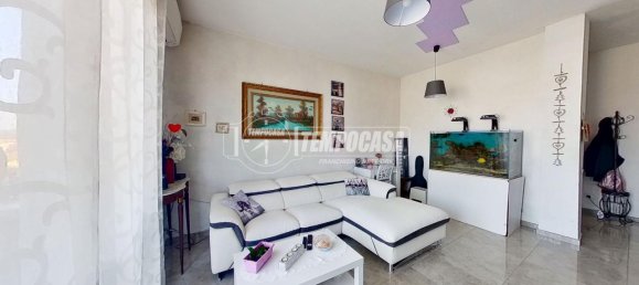 3-salle Appartement à Seveso, Italy No. 71127 2